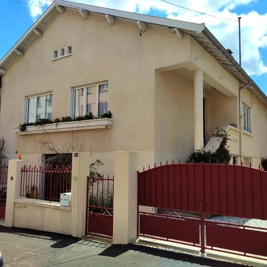 Espace Beleverte Bussiere 2 Albizia Appartement Meuble De 2 Chambres Oullins Bed & Breakfast